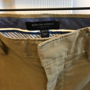 Men’s Banana Republic chino pants